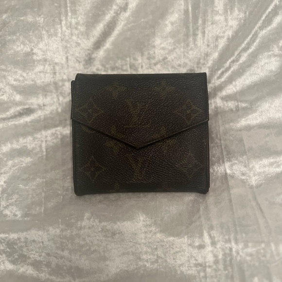 Louis Vuitton Wallet - Picture 2 of 10